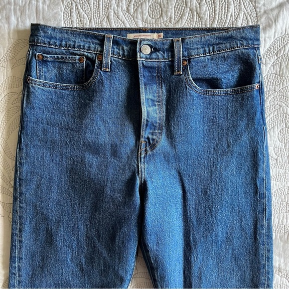 Levi's Premium - Wedgie Straight Fit - Jive Stonewash Medium Wash - Picture 4 of 13